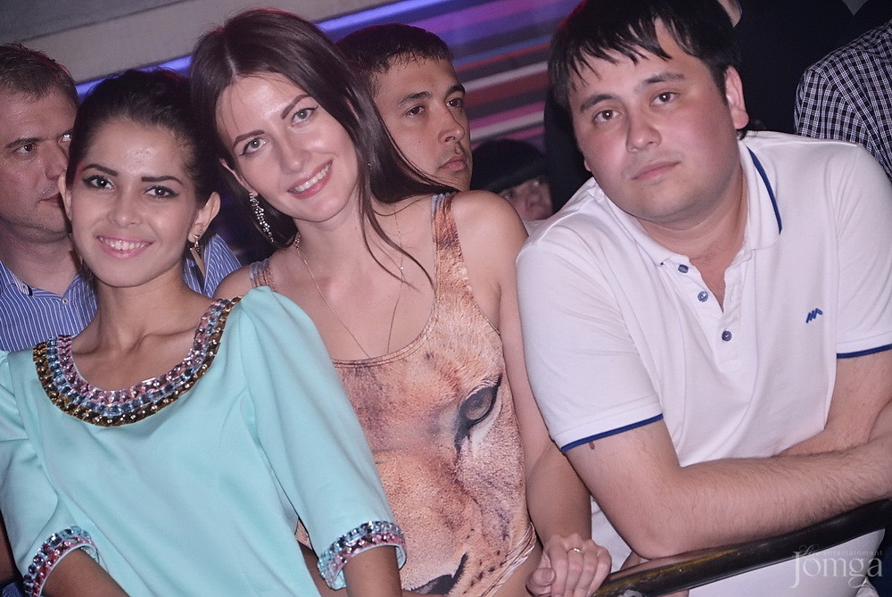 Фотография с Мокрая майка в Пятерочка