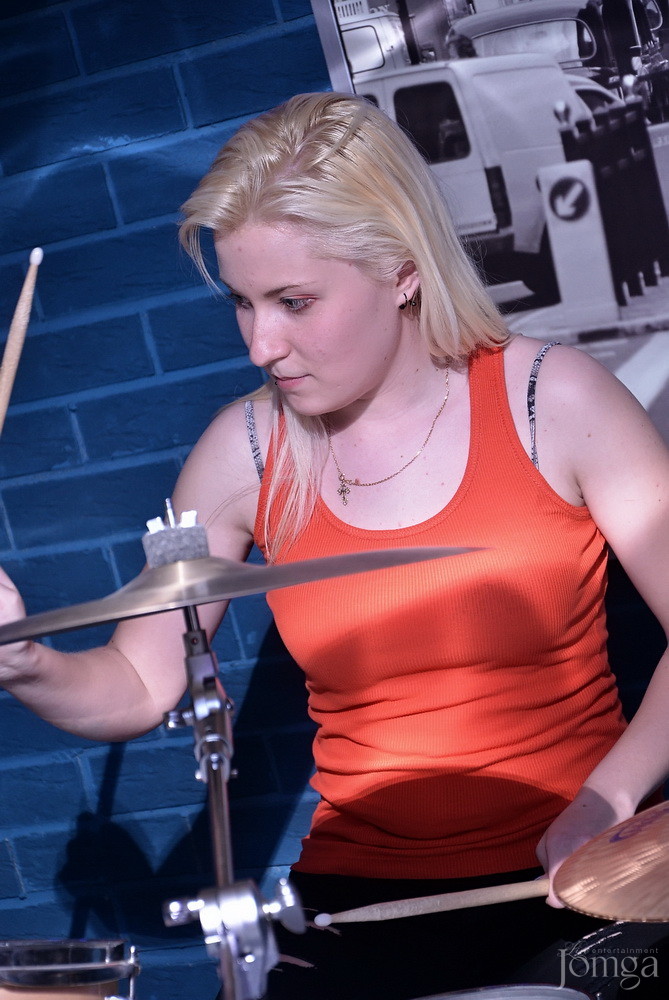 Фотография с гр. Own Way в Пятерочка