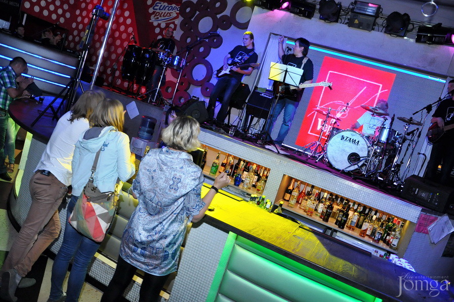 Фотография с гр "ВЕРЕТЕНО" - нам 8 лет в Пятерочка