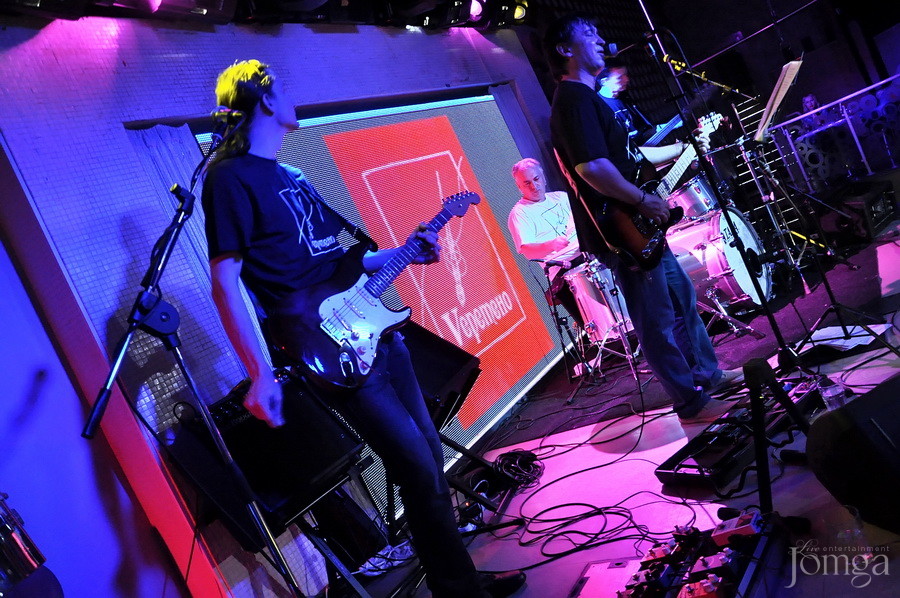 Фотография с гр "ВЕРЕТЕНО" - нам 8 лет в Пятерочка