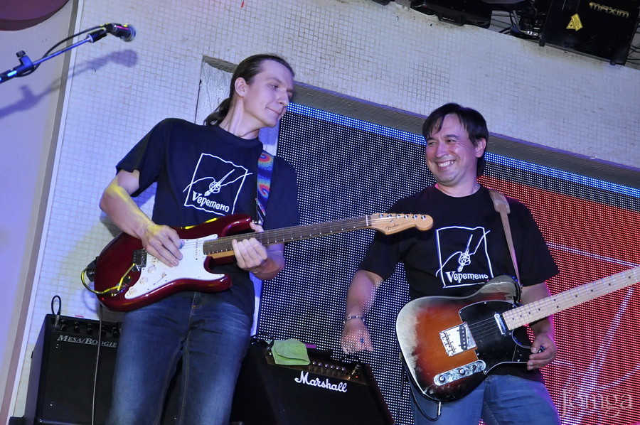 Фотография с гр "ВЕРЕТЕНО" - нам 8 лет в Пятерочка