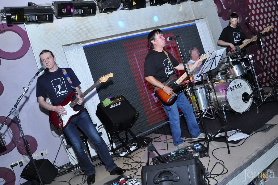 Фотография с гр "ВЕРЕТЕНО" - нам 8 лет в Пятерочка