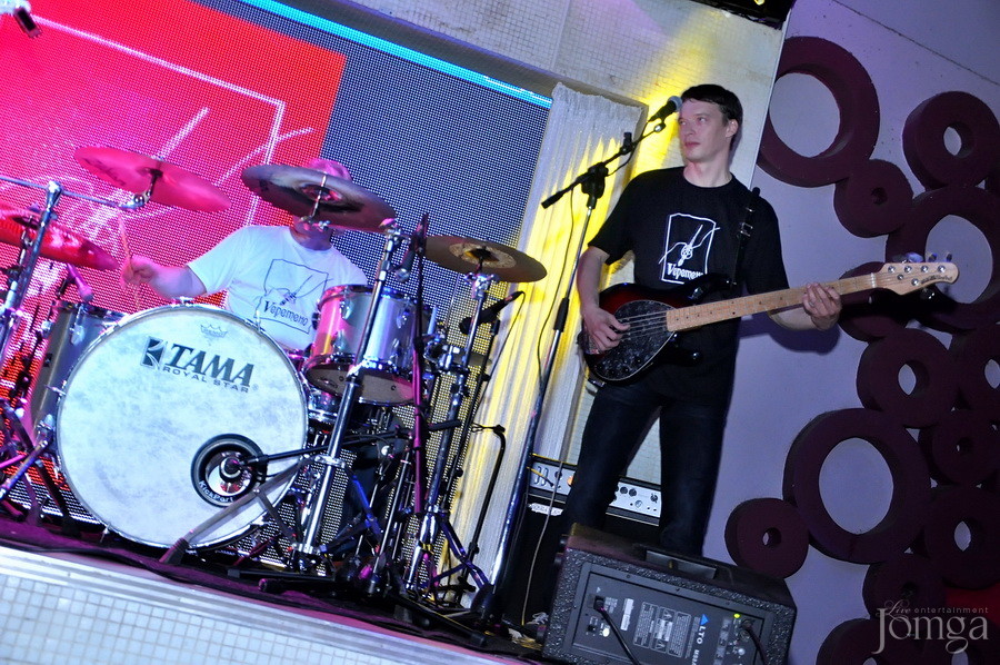 Фотография с гр "ВЕРЕТЕНО" - нам 8 лет в Пятерочка