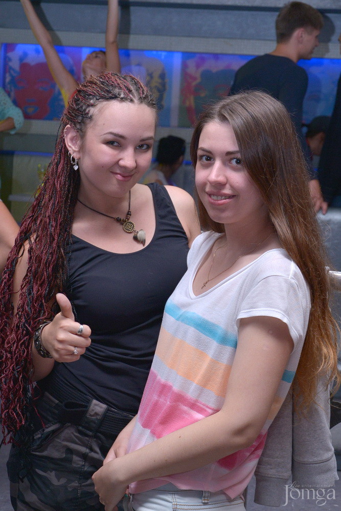 Фотография с Мокрая майка в Пятерочка