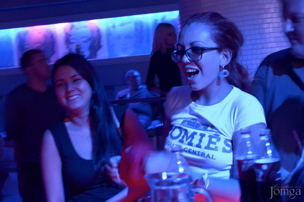 Фотография с Мокрая майка в Пятерочка