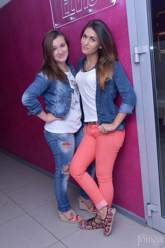 Фотография с Мокрая майка в Пятерочка