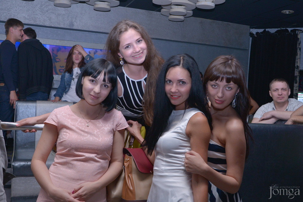 Фотография с Мокрая майка в Пятерочка