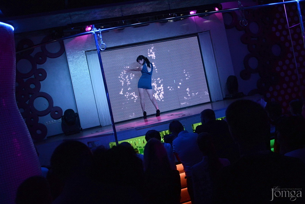 Фотография с Мокрая майка в Пятерочка