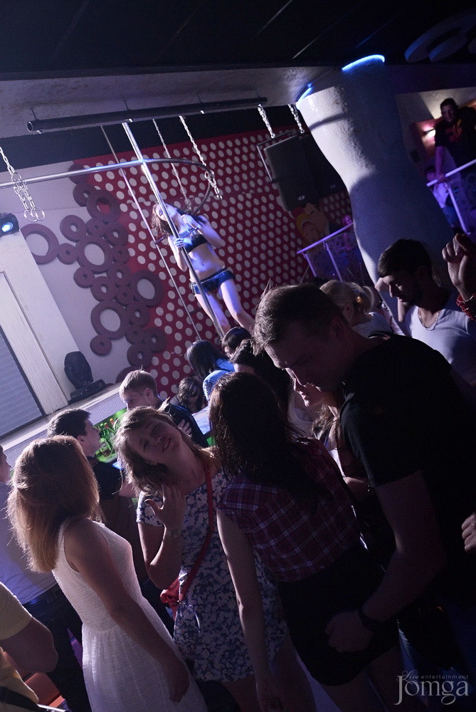 Фотография с Мокрая майка в Пятерочка