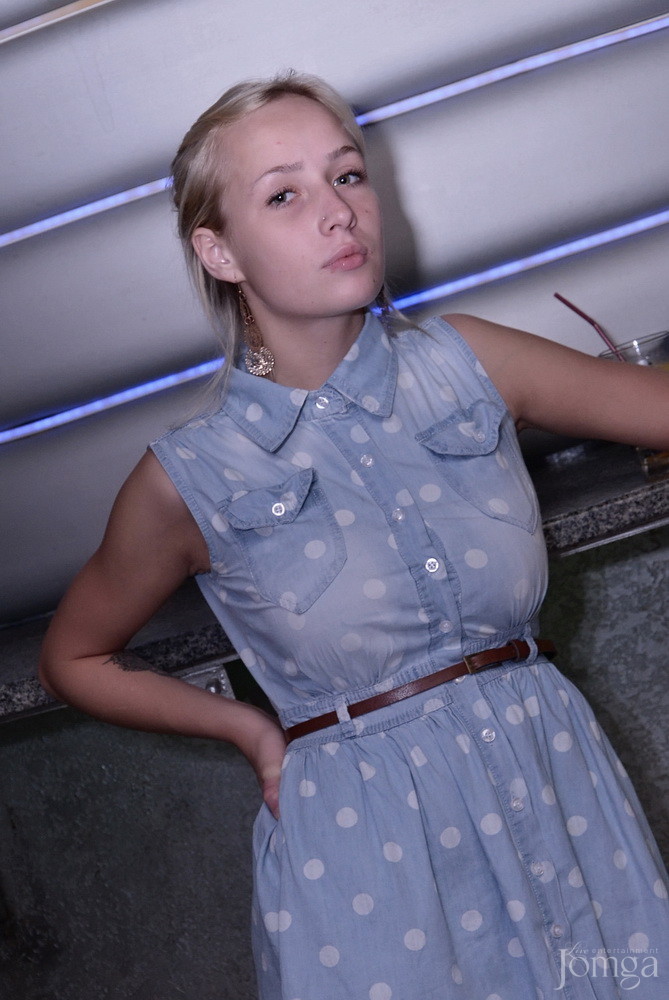 Фотография с Мокрая майка в Пятерочка