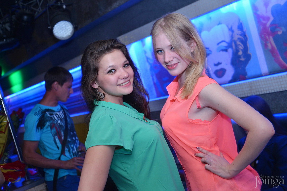 Фотография с Мокрая майка в Пятерочка