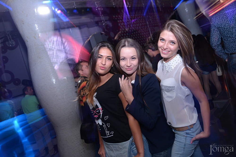 Фотография с Мокрая майка в Пятерочка