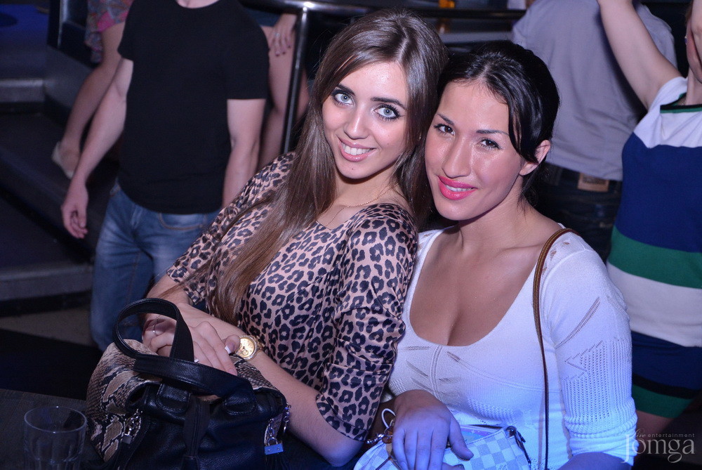 Фотография с Мокрая майка в Пятерочка