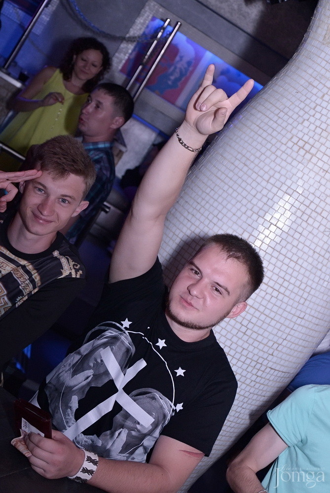 Фотография с Мокрая майка в Пятерочка