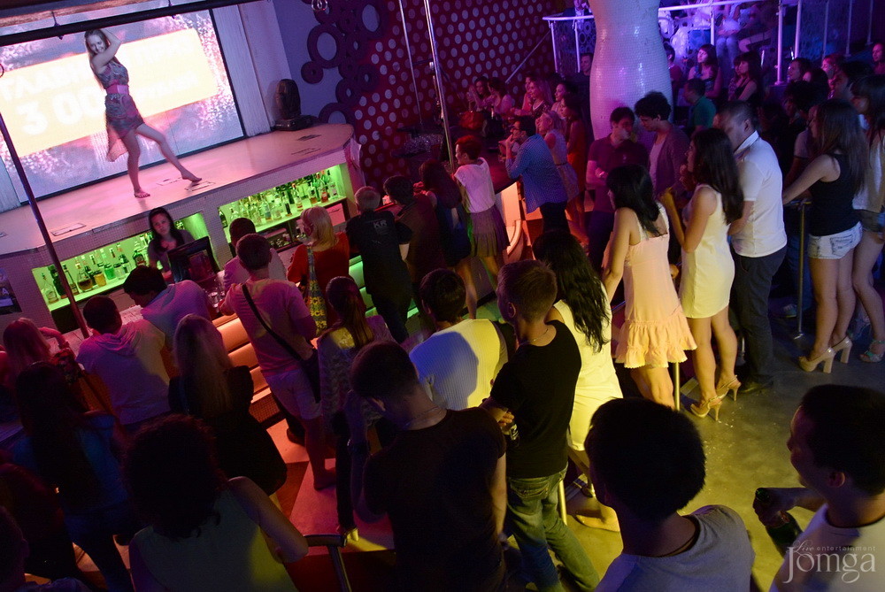 Фотография с Мокрая майка в Пятерочка