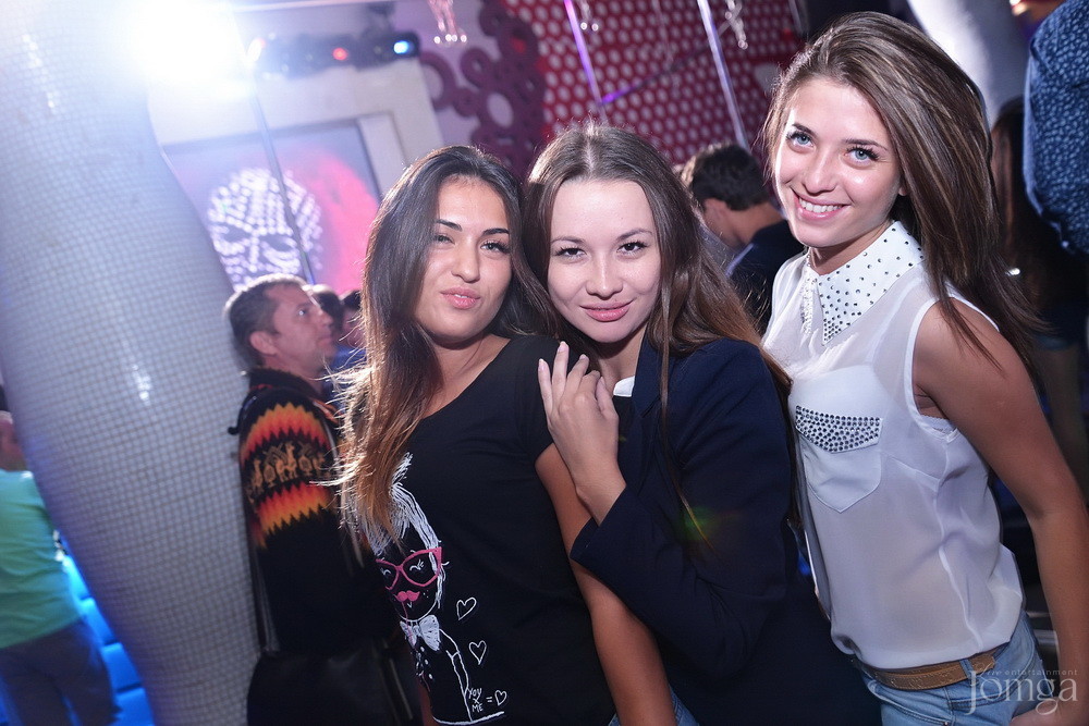 Фотография с Мокрая майка в Пятерочка