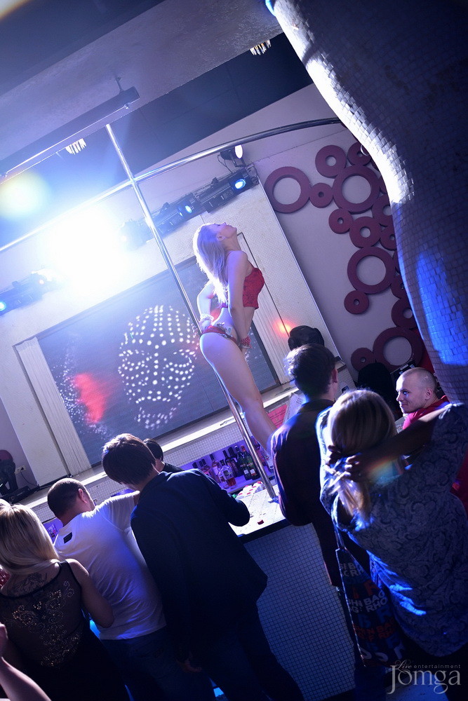 Фотография с Мокрая майка в Пятерочка