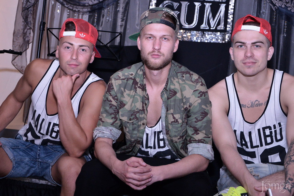 Фотография с Мокрая майка в Пятерочка