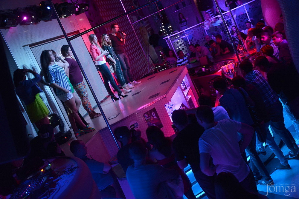 Фотография с Мокрая майка в Пятерочка