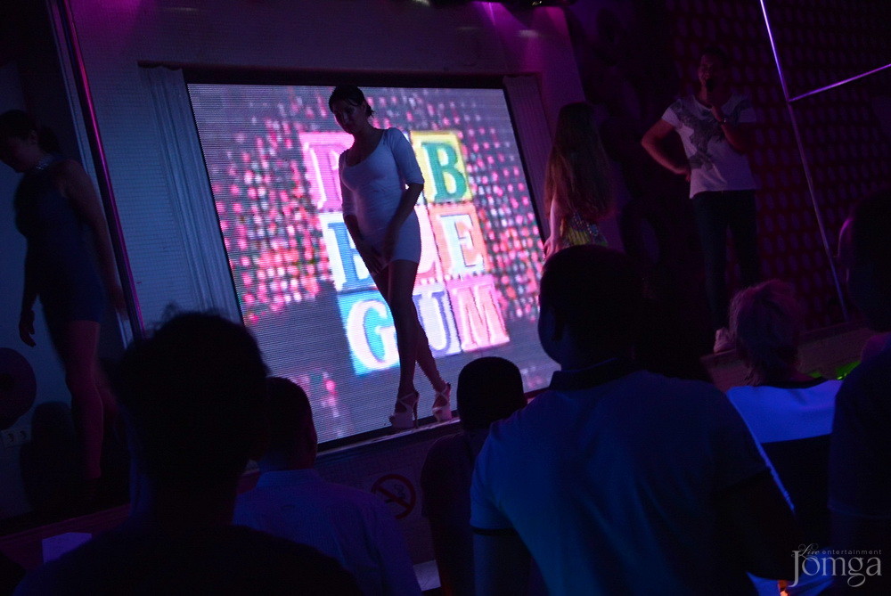 Фотография с Мокрая майка в Пятерочка