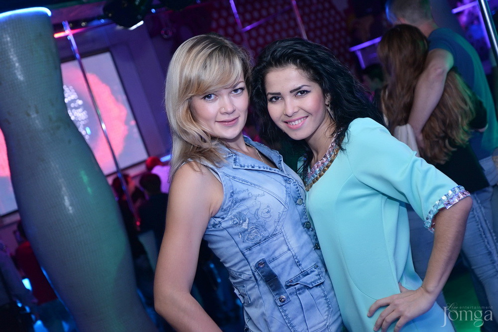 Фотография с Мокрая майка в Пятерочка