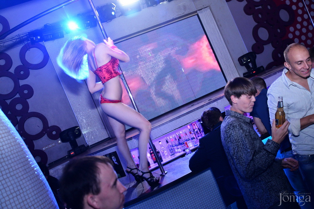 Фотография с Мокрая майка в Пятерочка