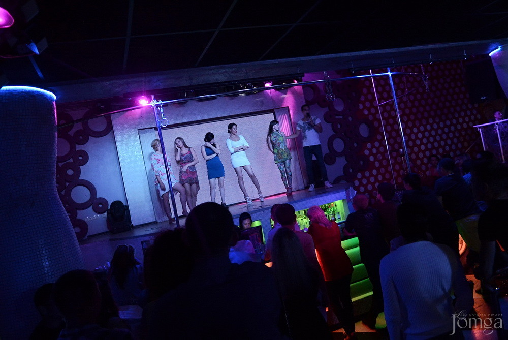 Фотография с Мокрая майка в Пятерочка