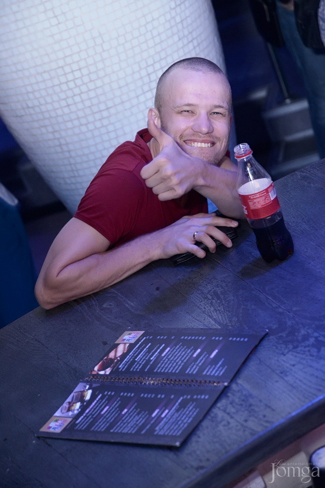 Фотография с Мокрая майка в Пятерочка