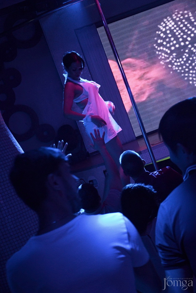 Фотография с Мокрая майка в Пятерочка