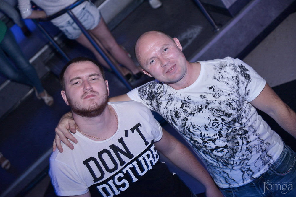 Фотография с Мокрая майка в Пятерочка