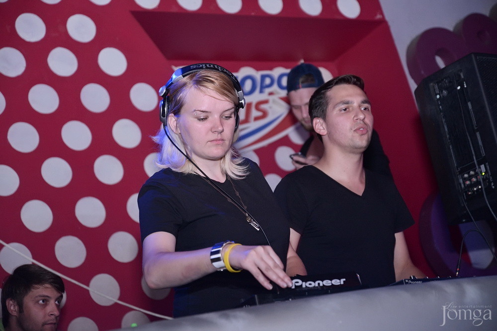 Фотография с Мокрая майка в Пятерочка