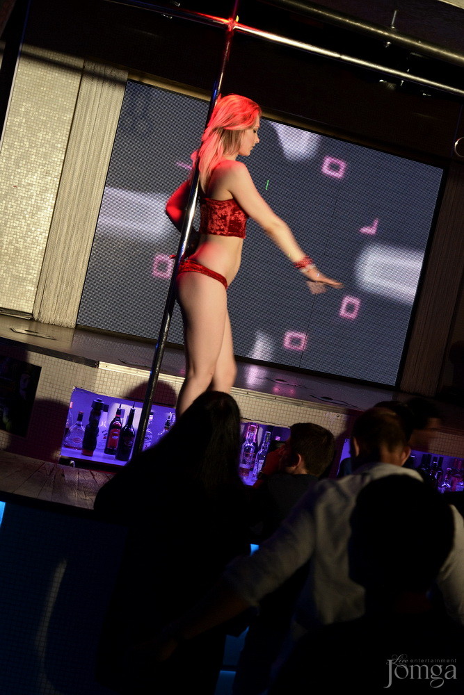 Фотография с Мокрая майка в Пятерочка