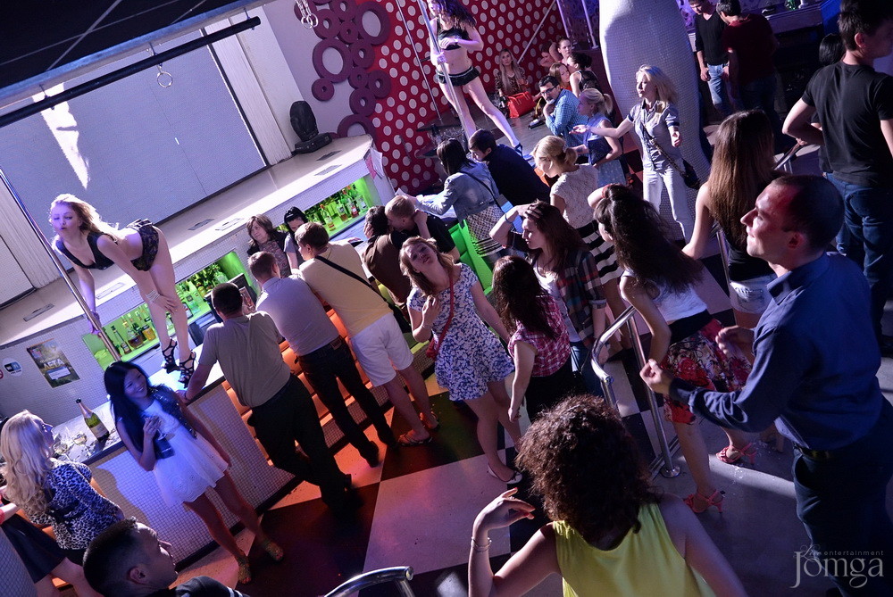 Фотография с Мокрая майка в Пятерочка