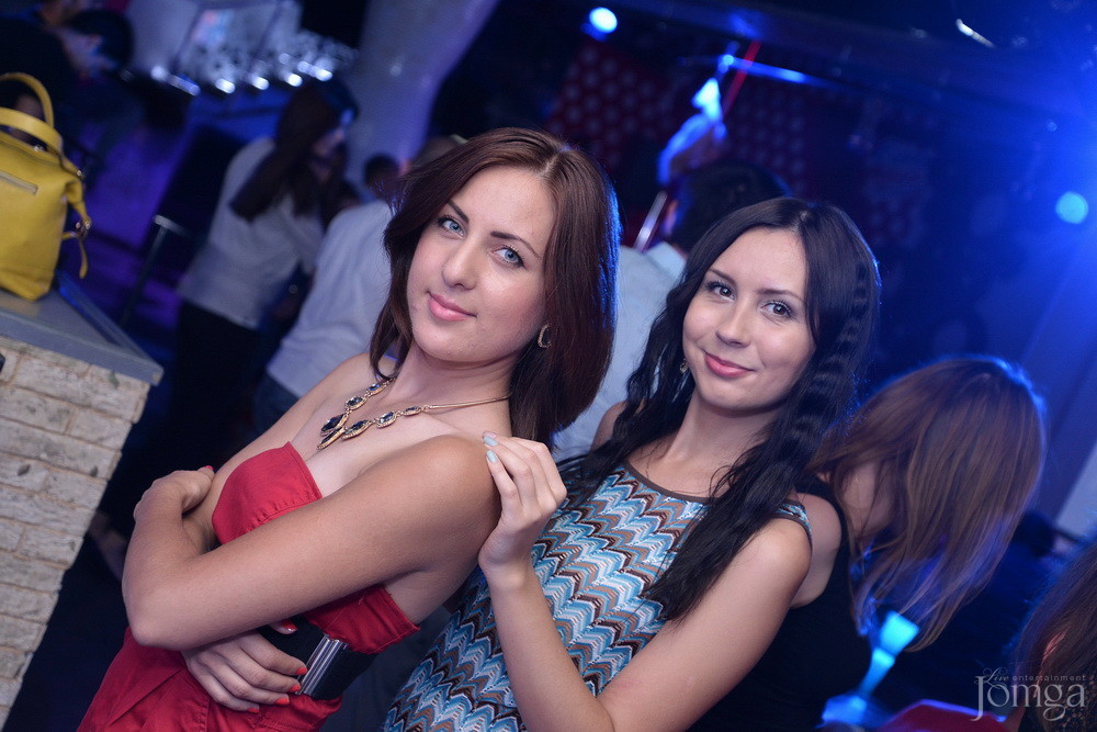 Фотография с Мокрая майка в Пятерочка