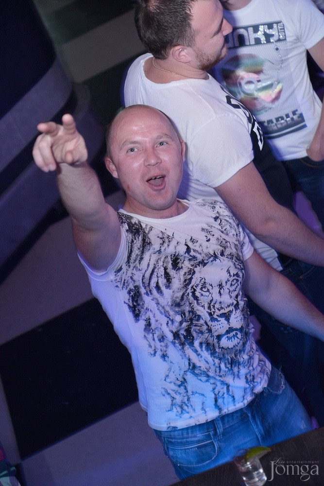 Фотография с Мокрая майка в Пятерочка