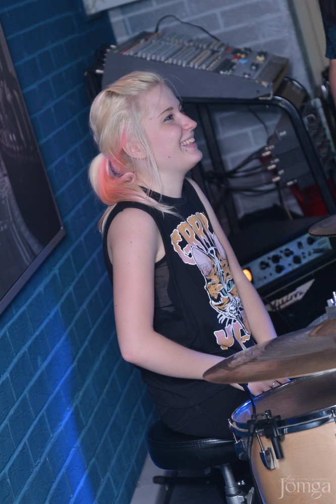 Фотография с гр. Own Way в Пятерочка