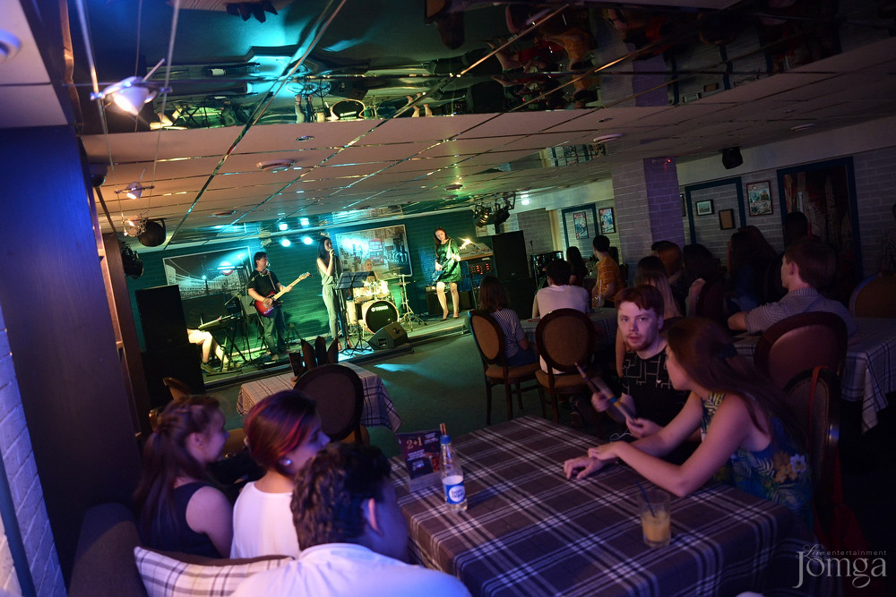 Фотография с гр. Own Way в Пятерочка