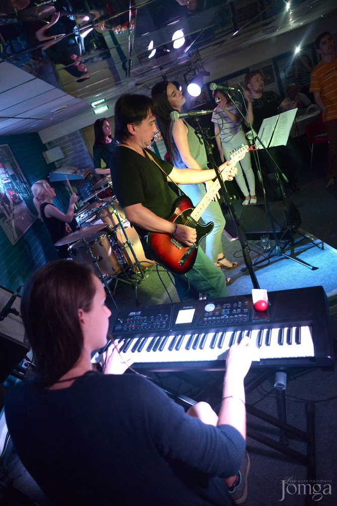 Фотография с гр. Own Way в Пятерочка