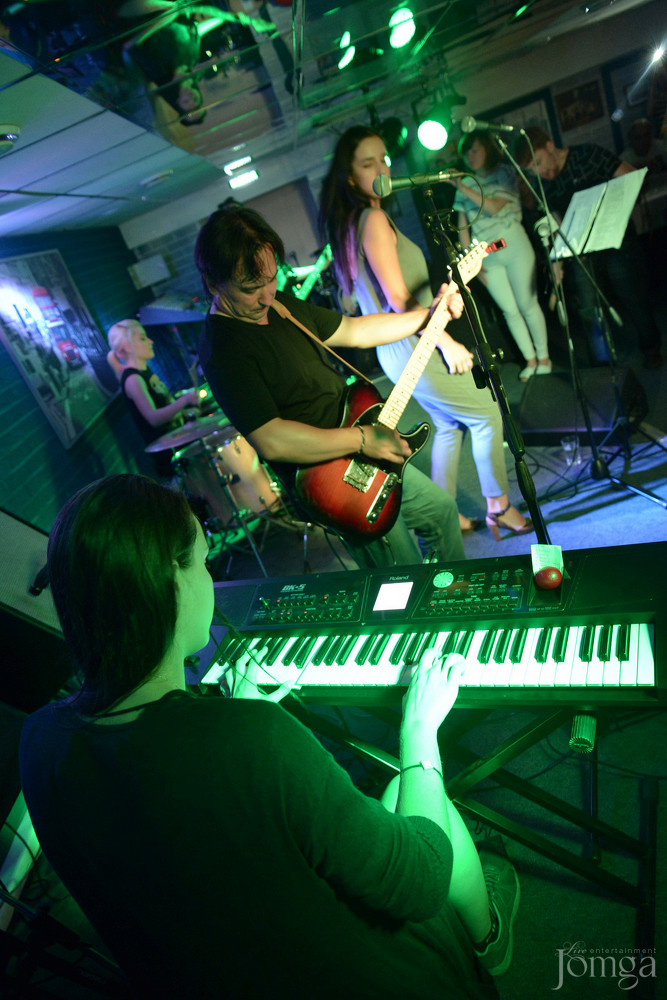 Фотография с гр. Own Way в Пятерочка