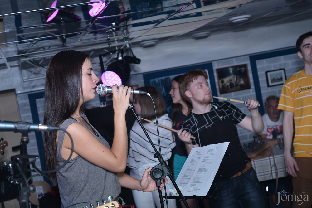 Фотография с гр. Own Way в Пятерочка