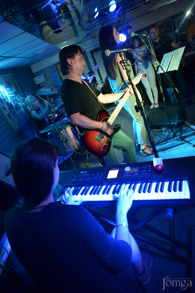 Фотография с гр. Own Way в Пятерочка