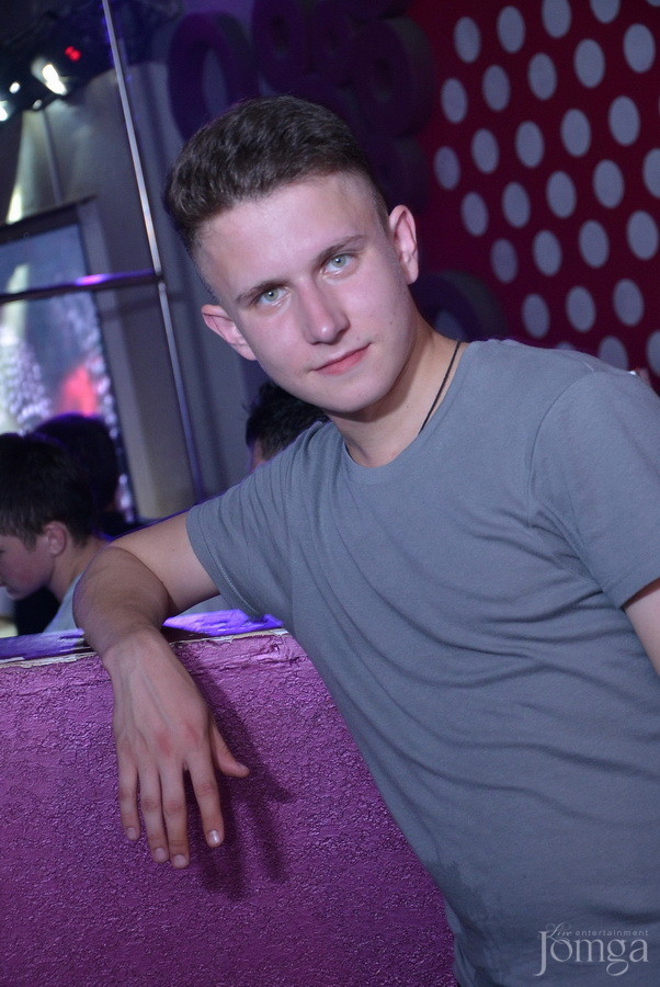 Фотография с Мокрая майка в Пятерочка