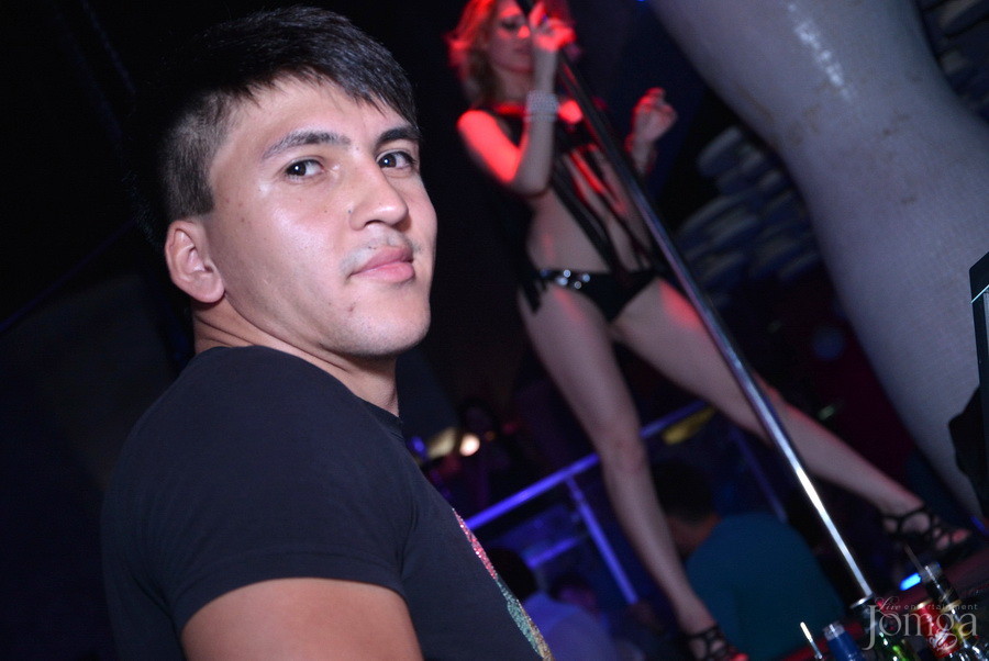 Фотография с Мокрая майка в Пятерочка