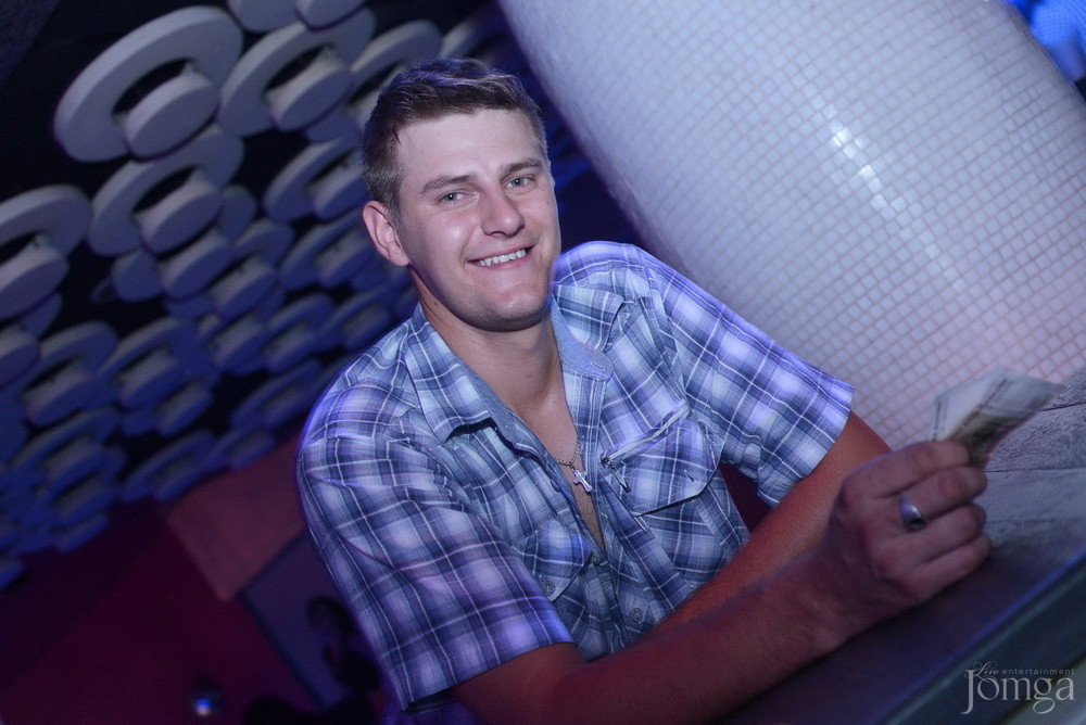 Фотография с VIP: B-DAY Хирург в Пятерочка