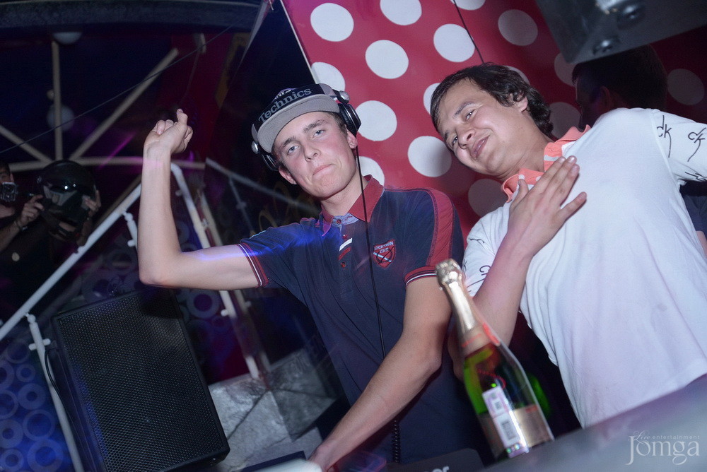 Фотография с VIP: B-DAY Хирург в Пятерочка