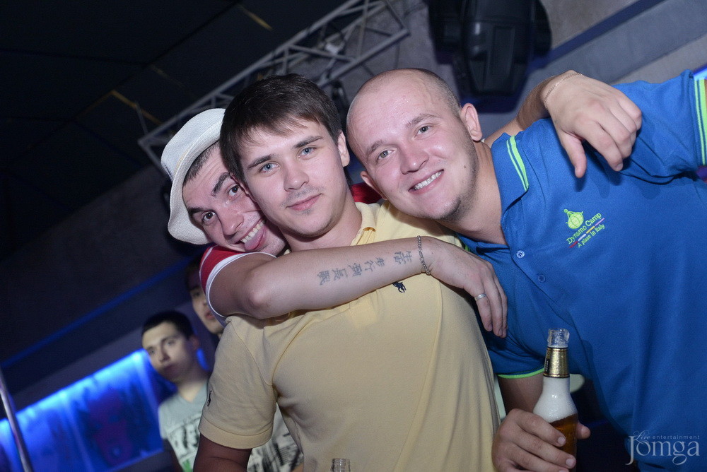 Фотография с VIP: B-DAY Хирург в Пятерочка