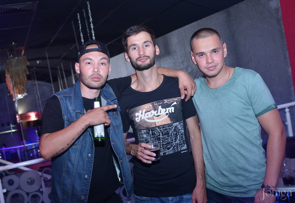 Фотография с VIP: B-DAY Хирург в Пятерочка