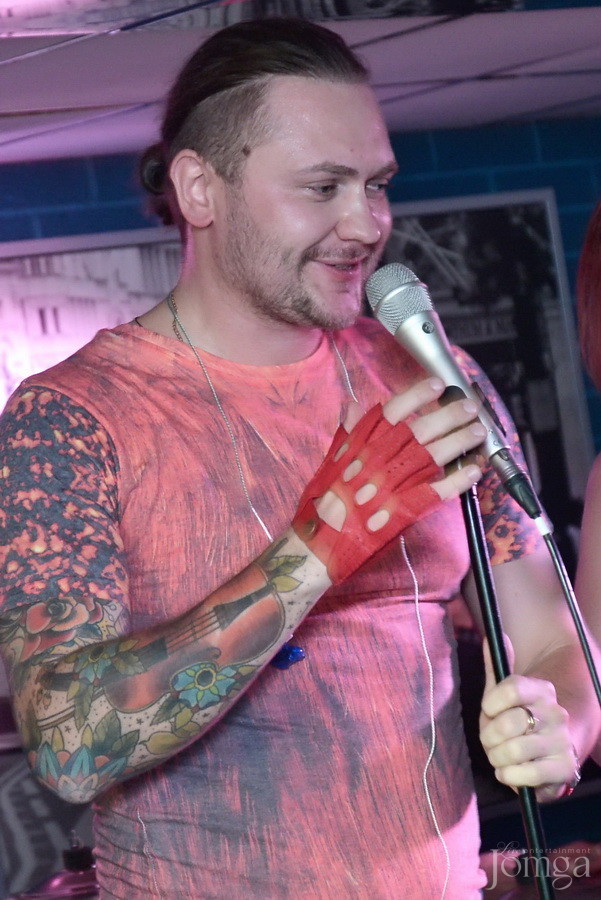 Фотография с гр "MADO" в Пятерочка