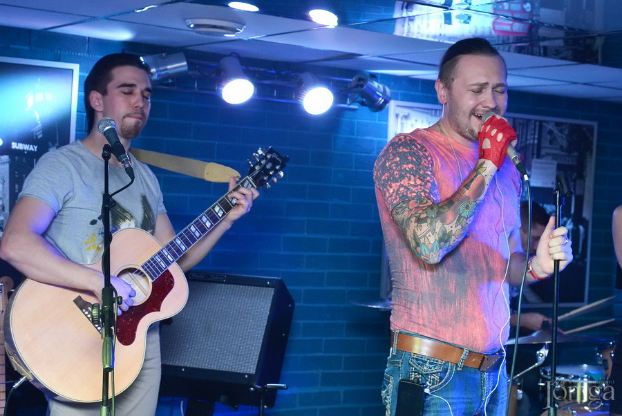 Фотография с гр "MADO" в Пятерочка