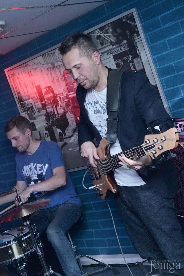 Фотография с гр "MADO" в Пятерочка